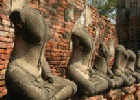 Alignement de statue à Ayutthaya, location, studio, appartement, chambre view talay, Pattaya, Thaïlande
